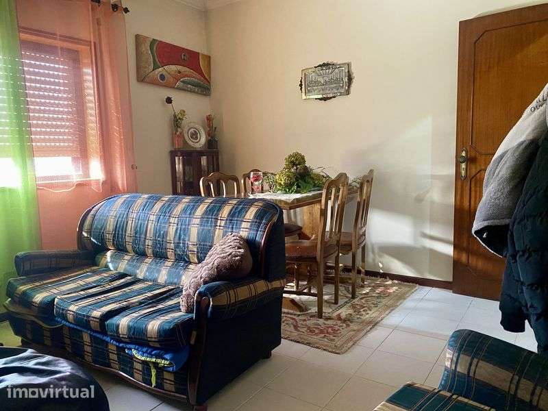 Apartamento T2 Poente com Lugar de Garagem - Grande imagem: 2/7