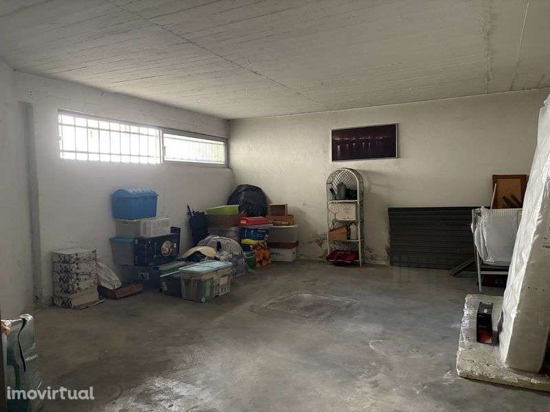 Box de 28m2 em Garagem no Centro da Ericeira - Grande imagem: 3/11