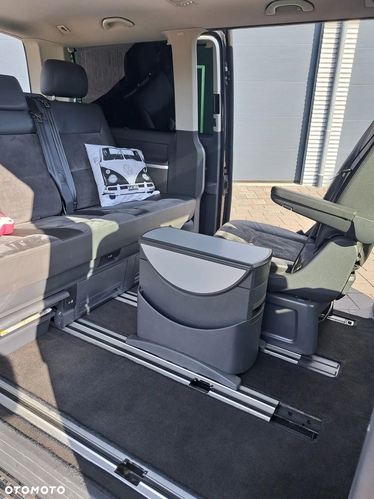 Volkswagen Multivan - 11