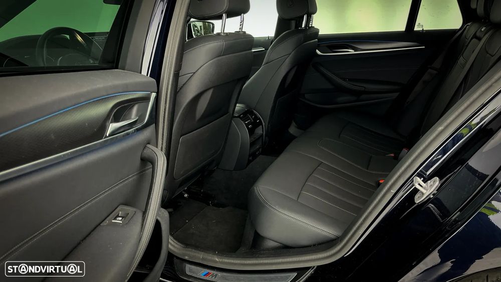 BMW 530 e Pack Desportivo M - 12