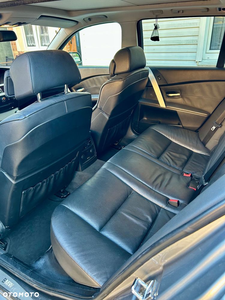 BMW Seria 5 530xd Touring - 9