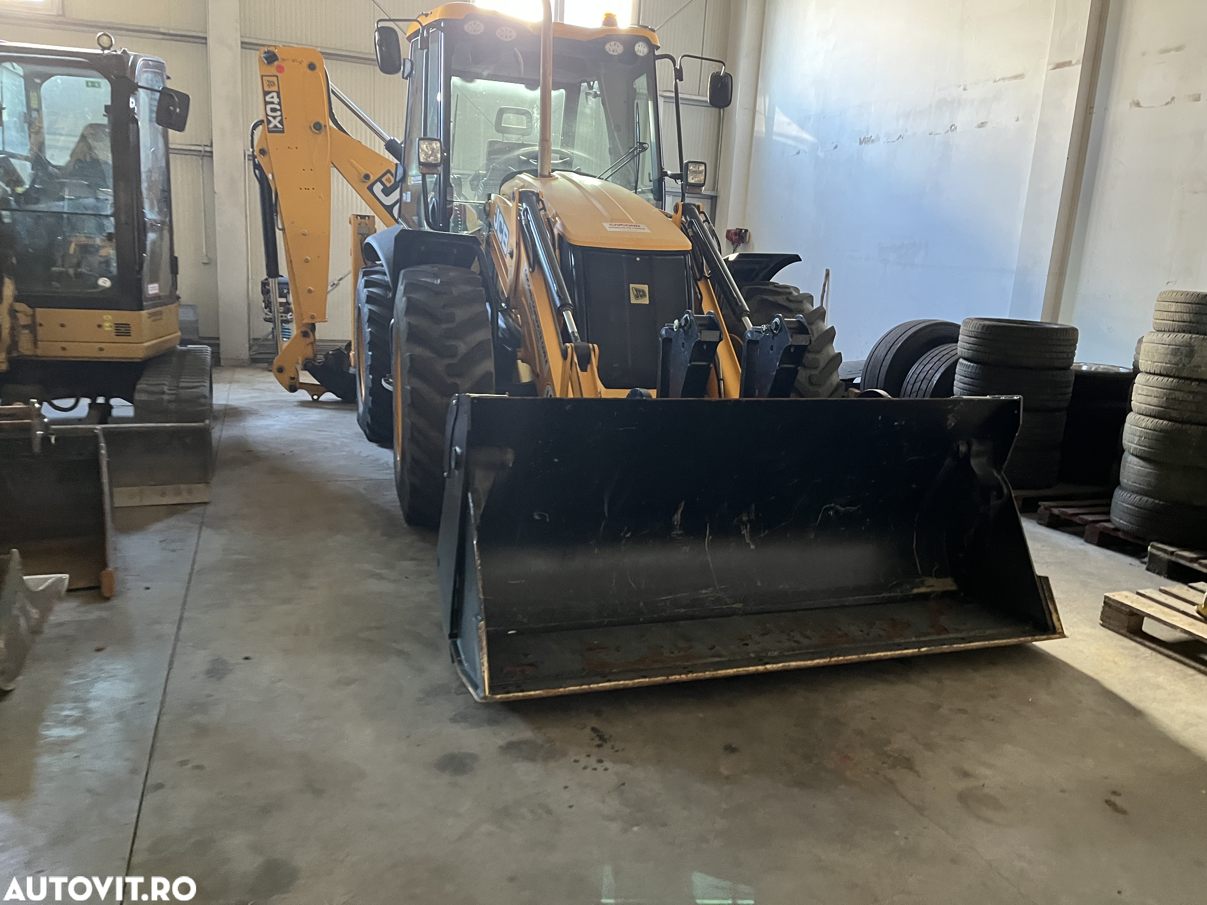 JCB 4CX - 3