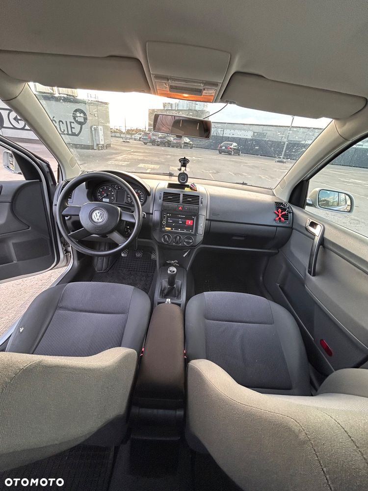 Volkswagen Polo 1.4 16V Comfortline - 4