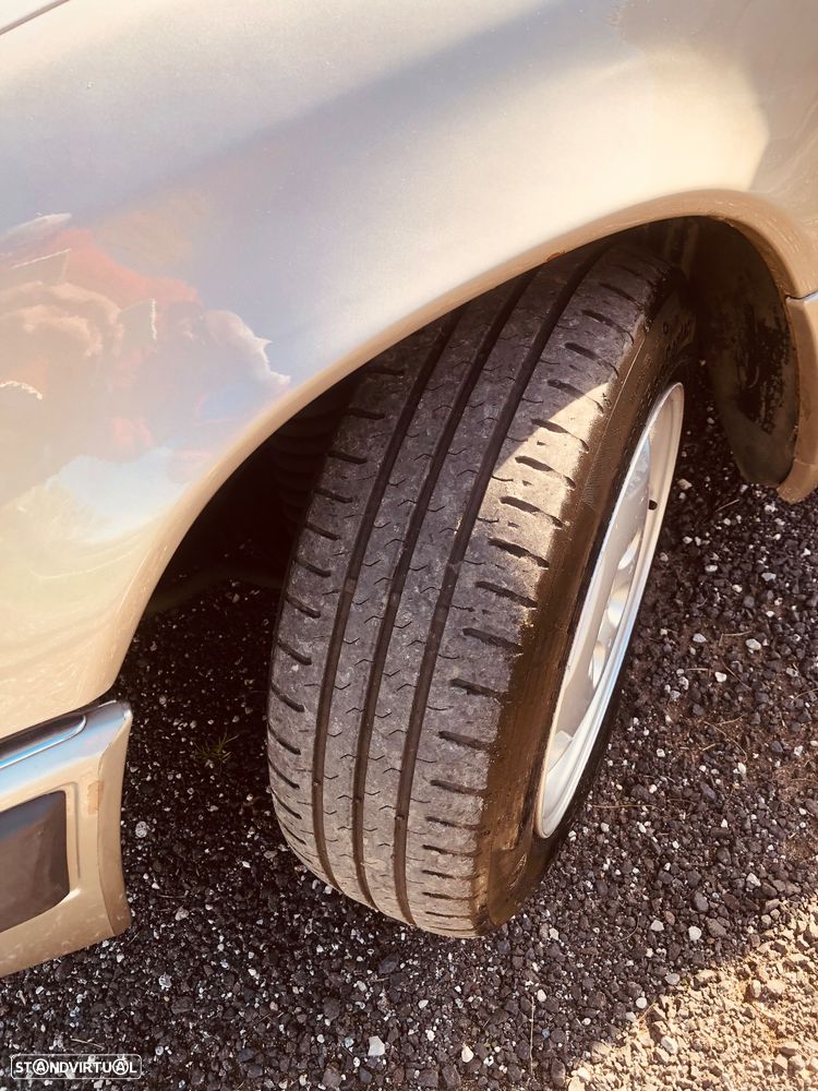 Mercedes-Benz E 250 - 15