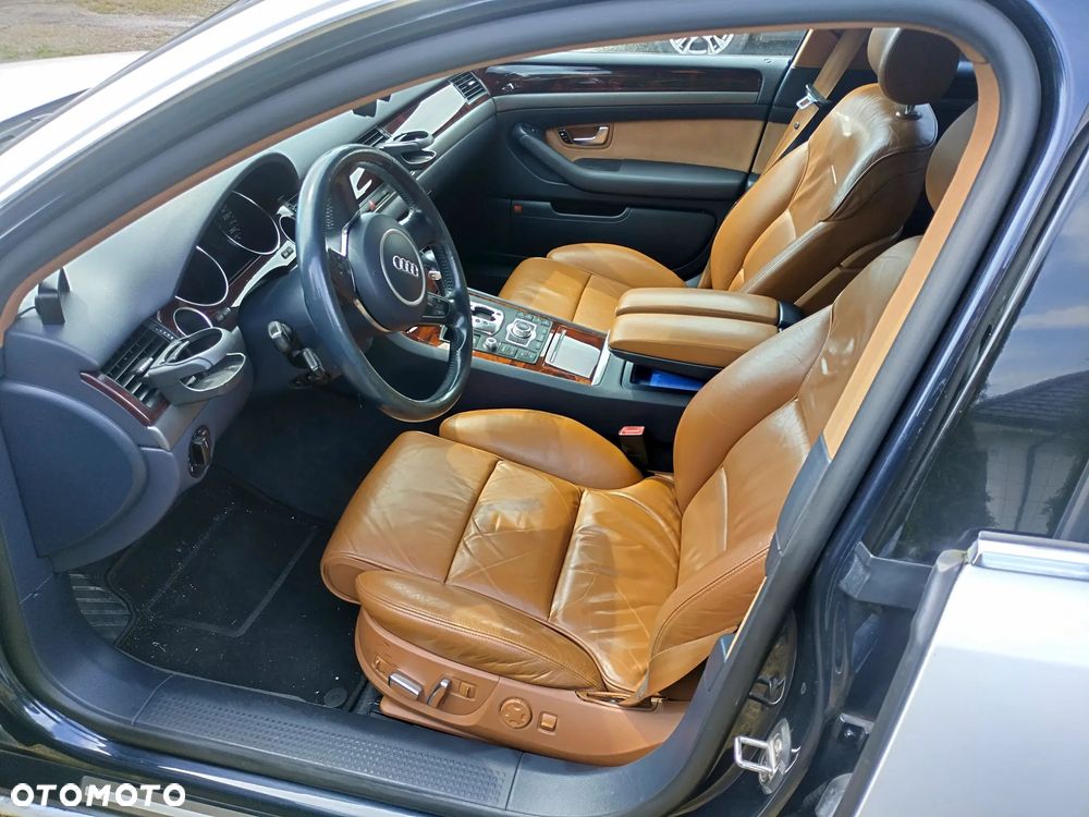 Audi A8 - 4