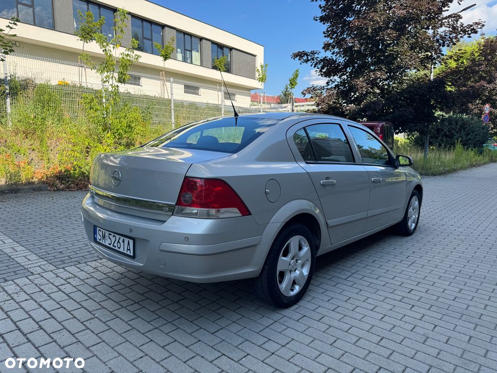 Opel Astra 1.6 Enjoy - 4