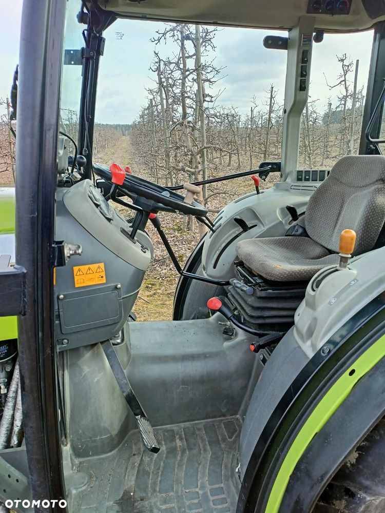 Claas NEXOS 210F - 6