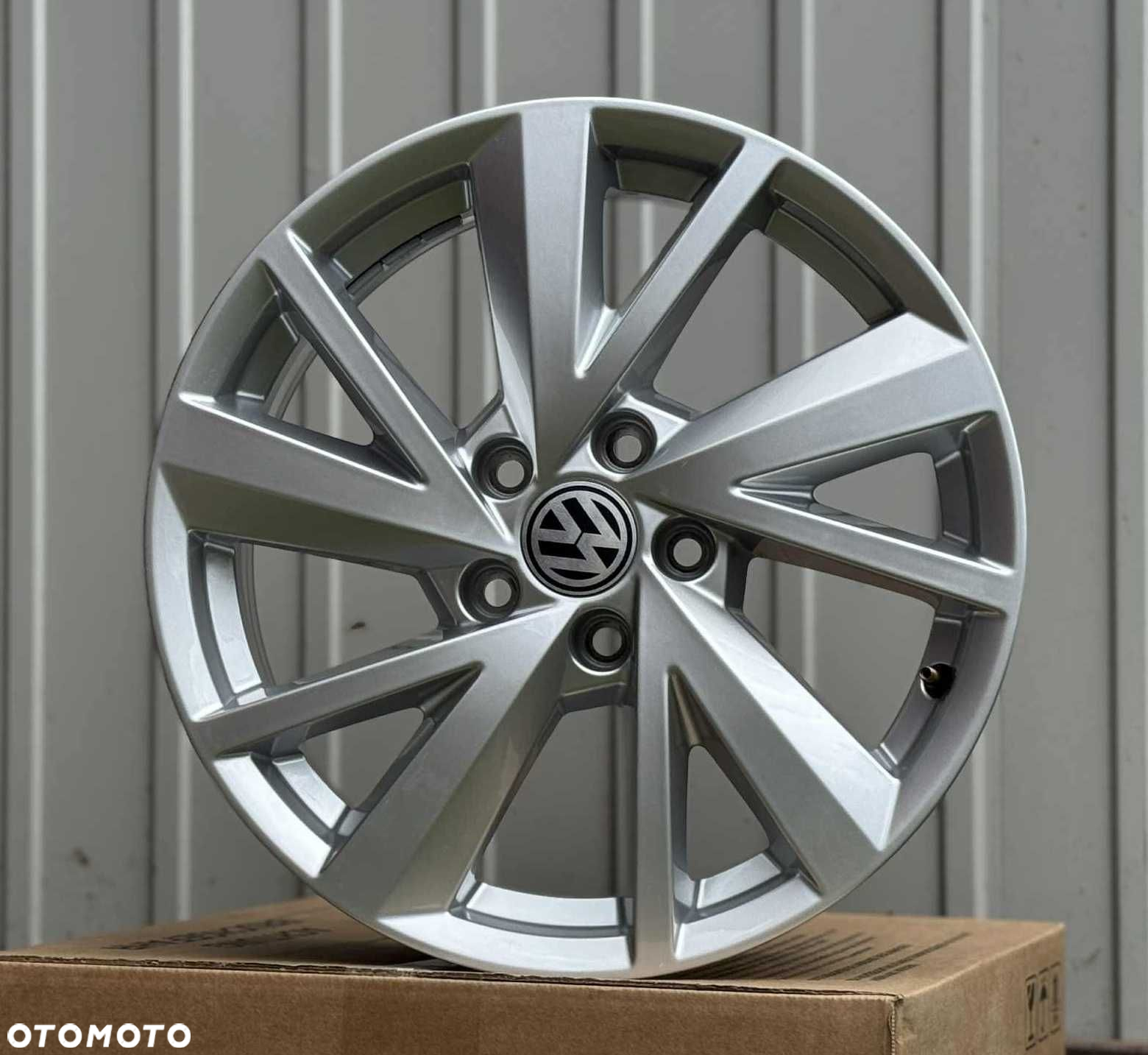 Alufelgi 5x112 r17 VW NOWE ORG Passat Jetta Touran Tiguan CC Shara 28# - 4