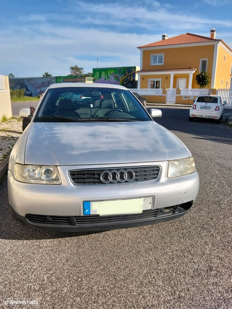 Audi A3 1.6 FSI Sport - 1