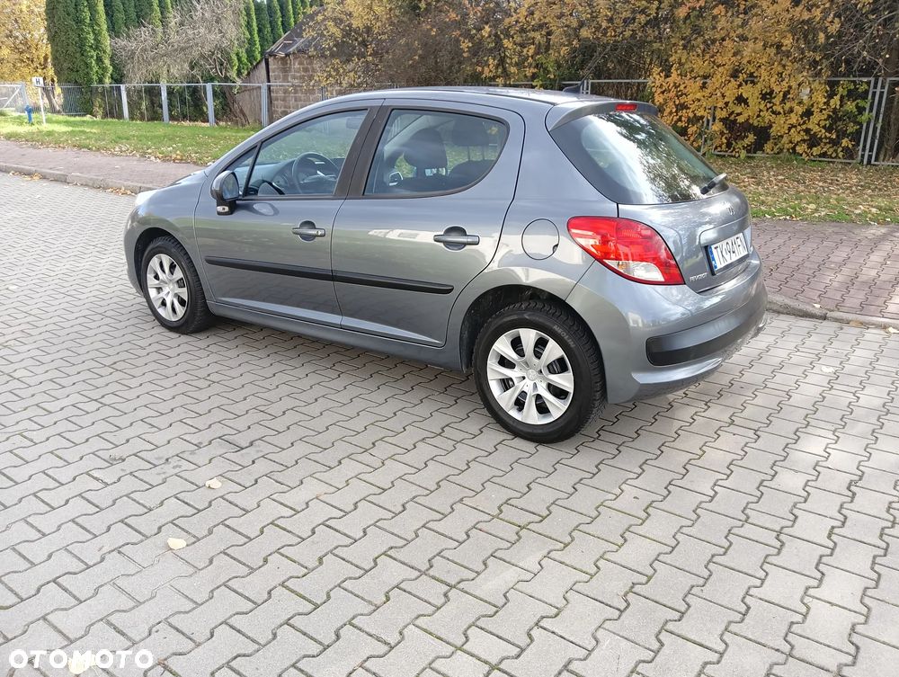 Peugeot 207 1.4 16V Trendy - 3