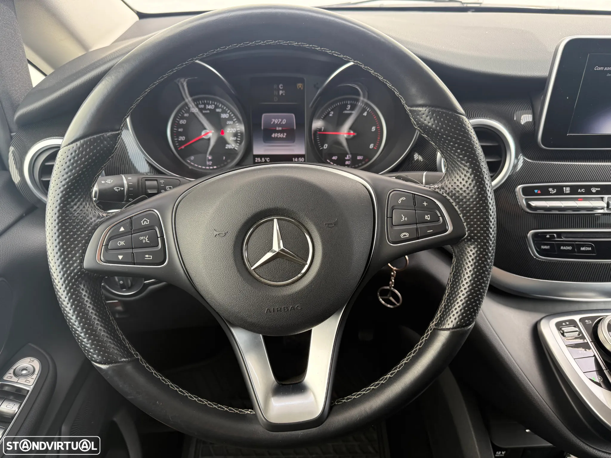Mercedes-Benz V 220 d Longo Aut. - 27