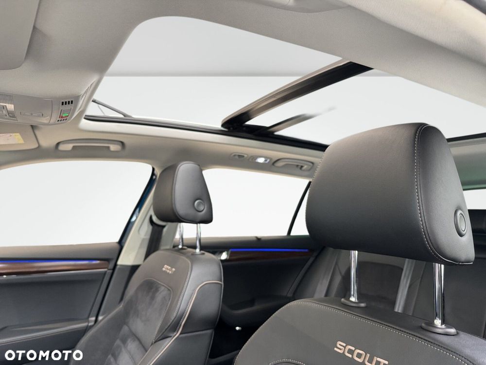 Skoda Superb 2.0 TDI SCR 4x4 Scout DSG - 12
