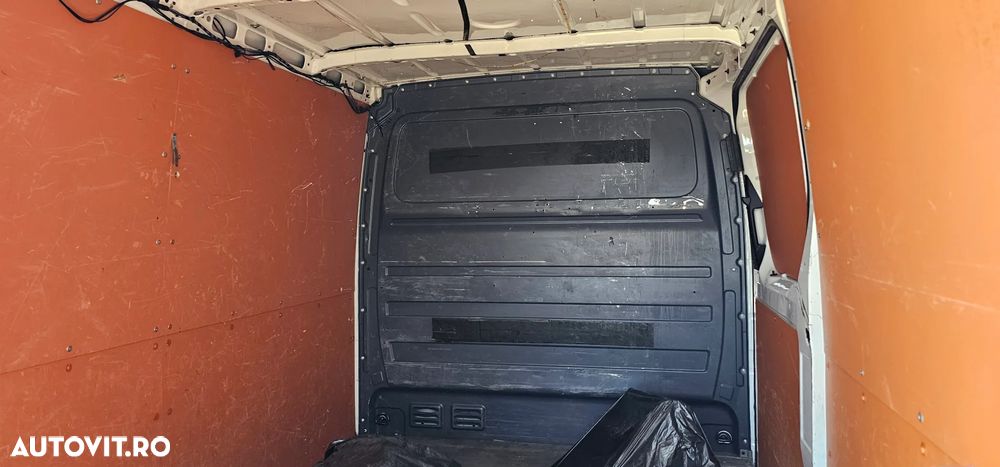 Volkswagen Crafter 2.0 TDi - 6