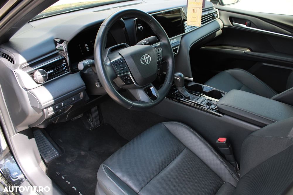 Toyota Camry 2.5 HEV Executive - 18