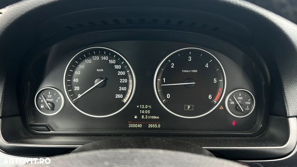 BMW Seria 5 525d xDrive - 16