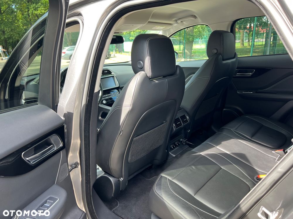 Jaguar F-Pace 20d AWD R-Sport - 11