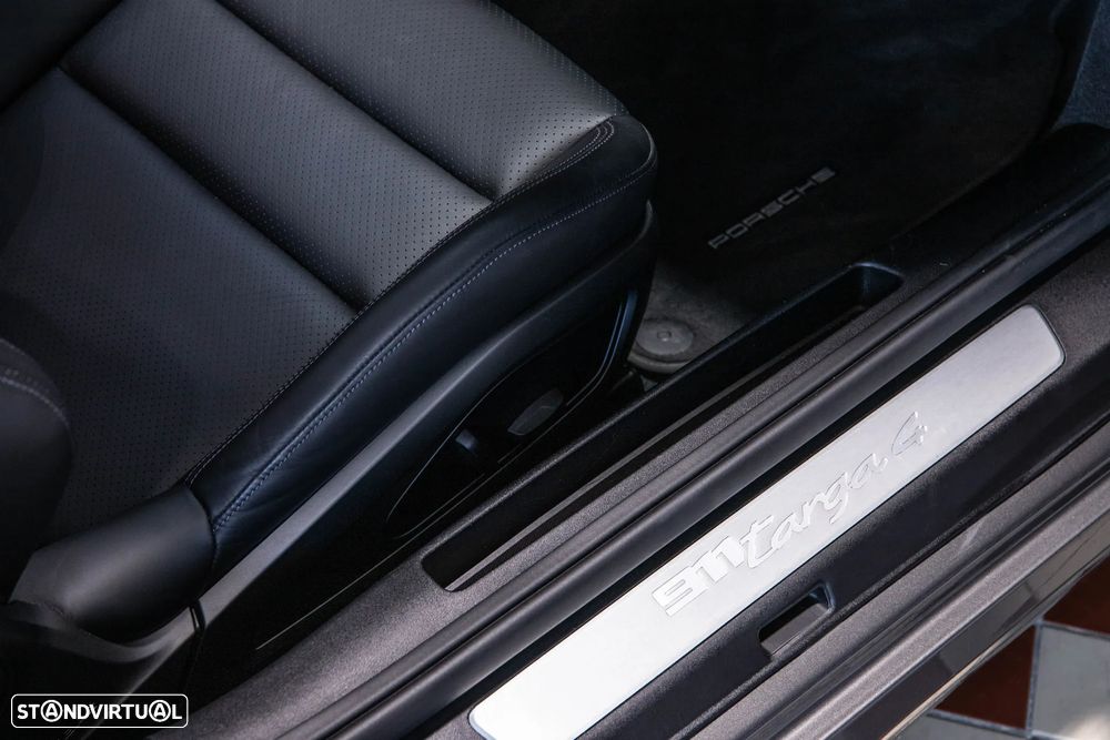 Porsche 911 (992) Targa 4 PDK - 29