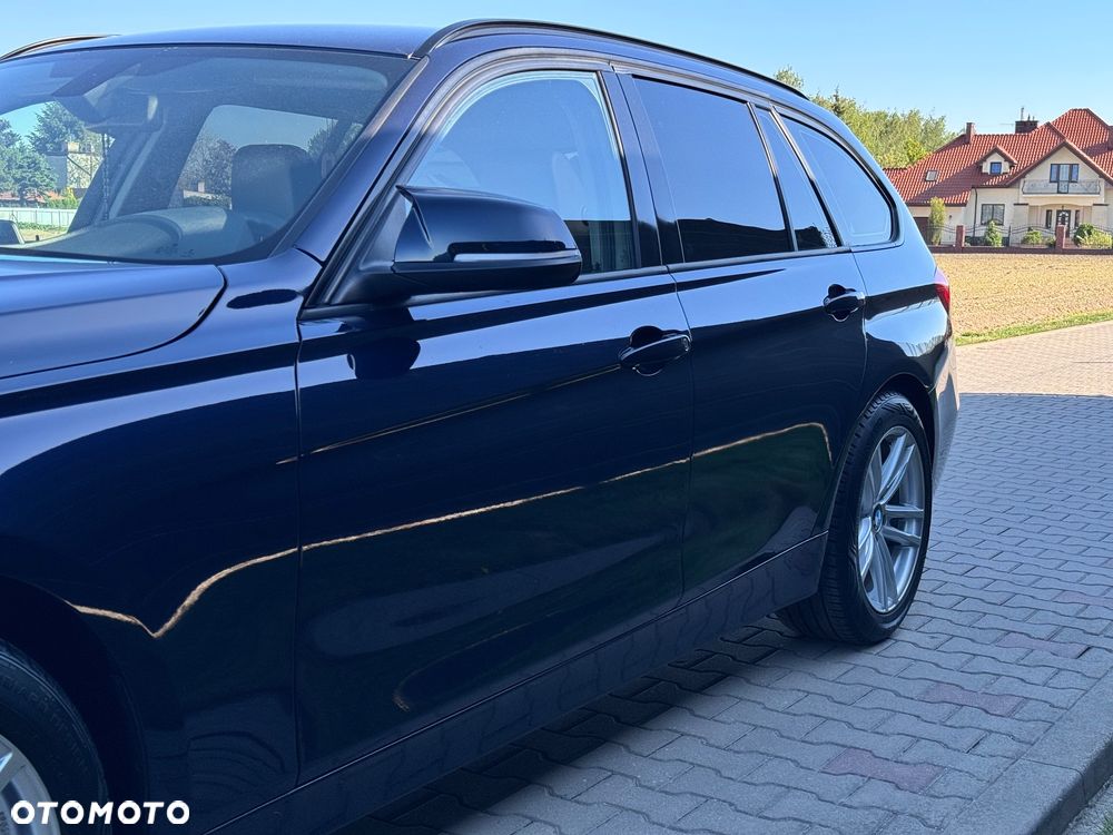 BMW Seria 3 318d - 16