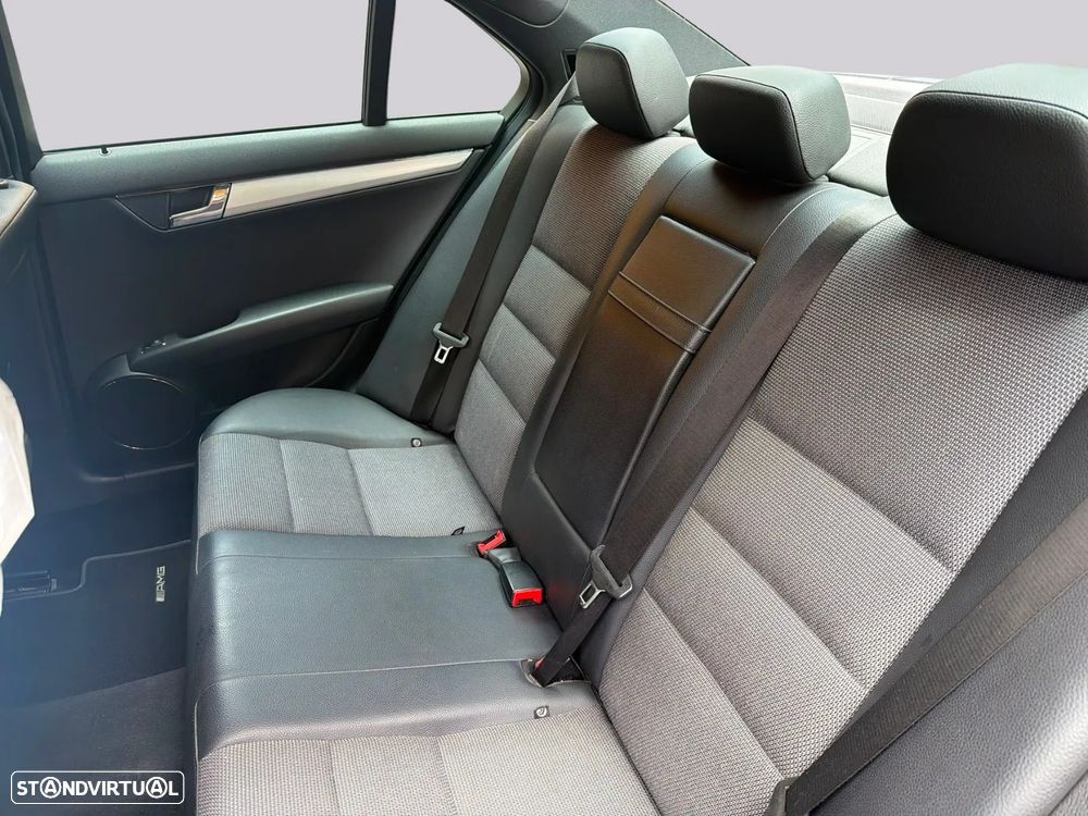 Mercedes-Benz C 220 - 35