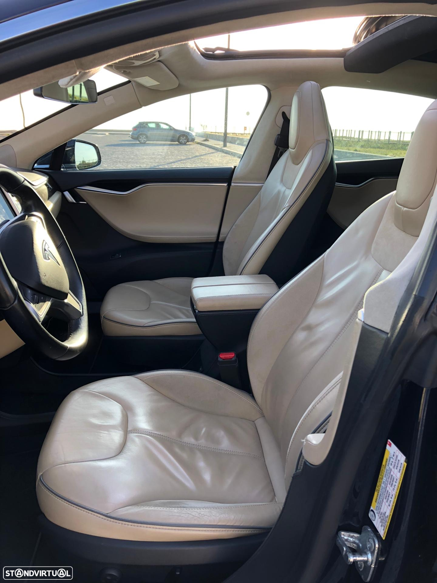 Tesla Model S - 7