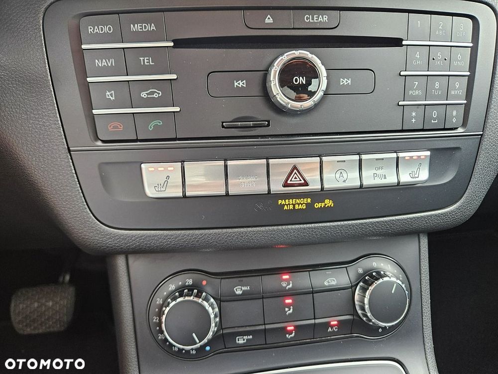Mercedes-Benz Klasa B 180 7G-DCT Style - 36