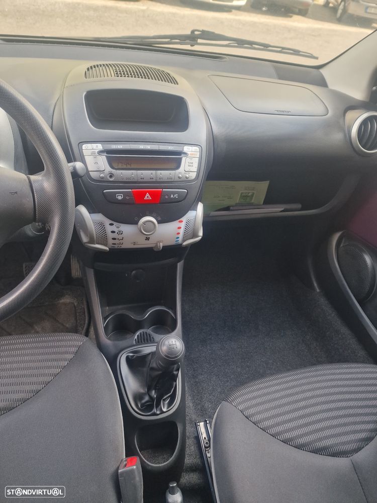 Peugeot 107 1.0 Active - 11