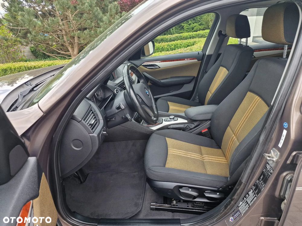 BMW X1 xDrive18d Sport Line - 22