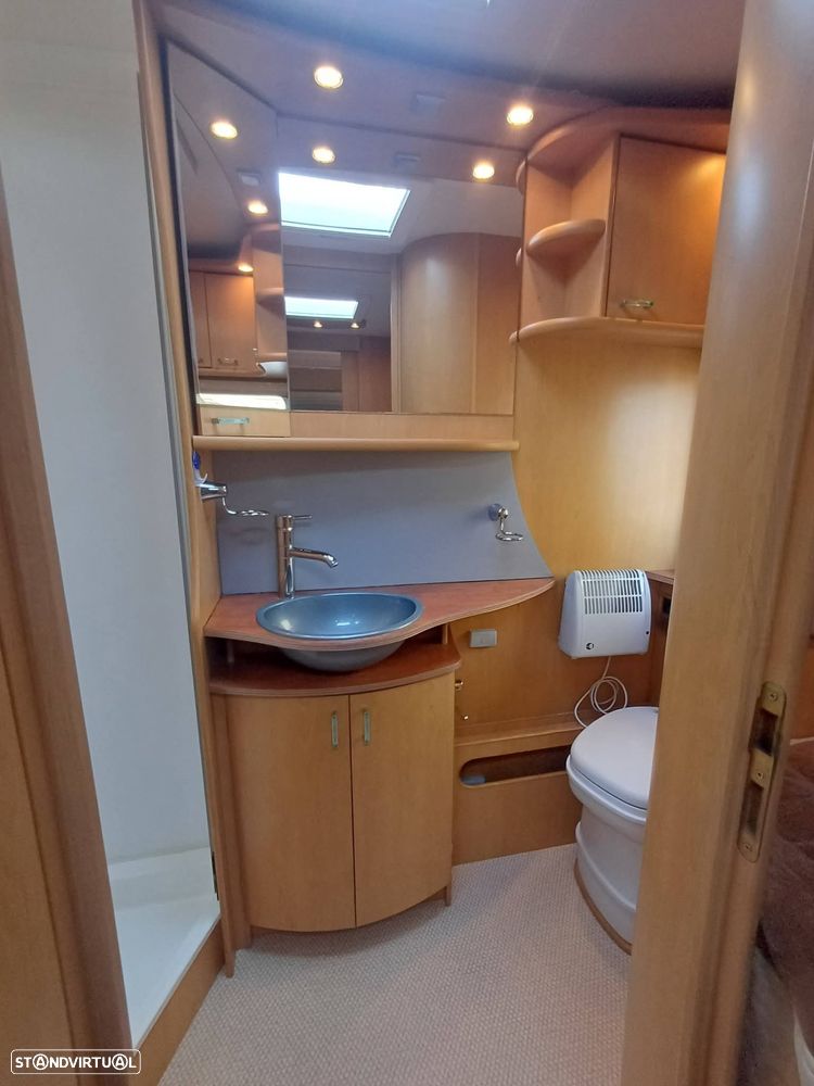 Mercedes-Benz Sprinter Pilote Explorateur 733FJ - 15