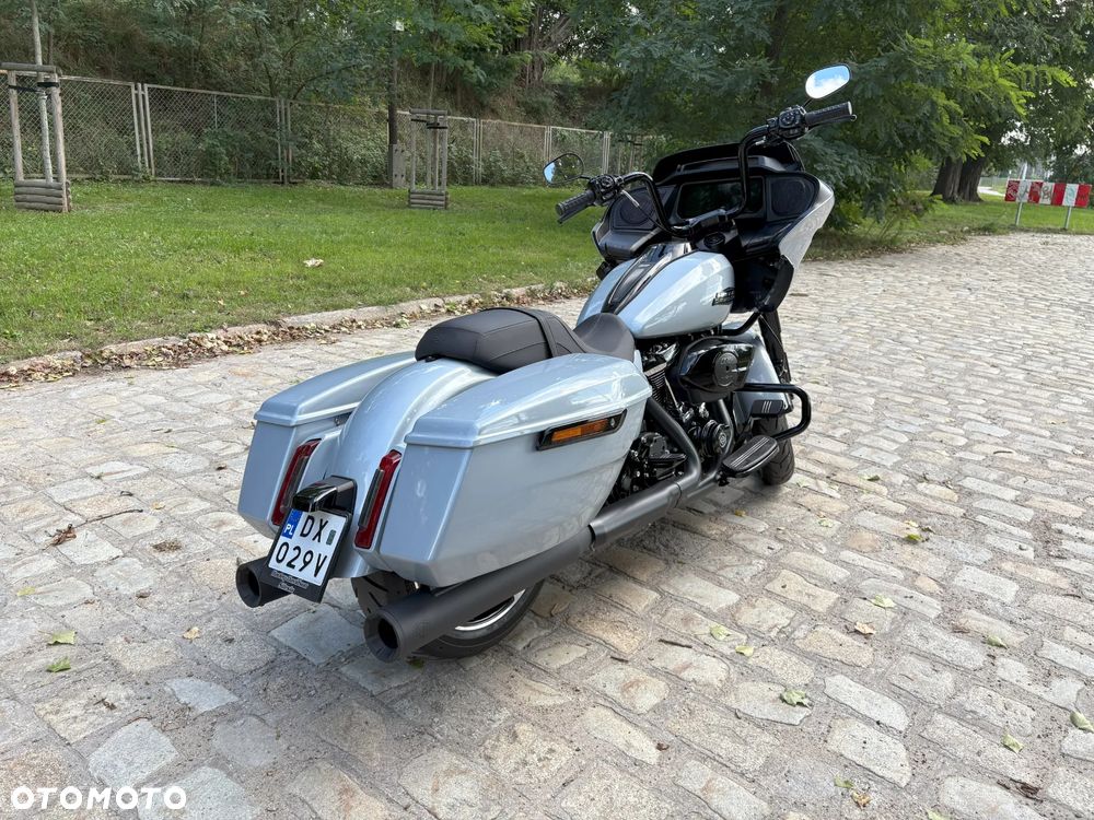 Harley-Davidson Touring Road Glide - 4