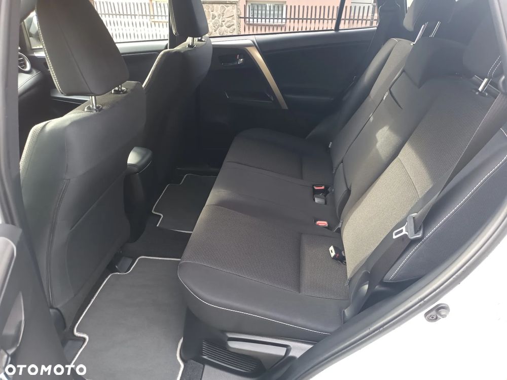 Toyota RAV4 Hybrid Style 4x2 - 16