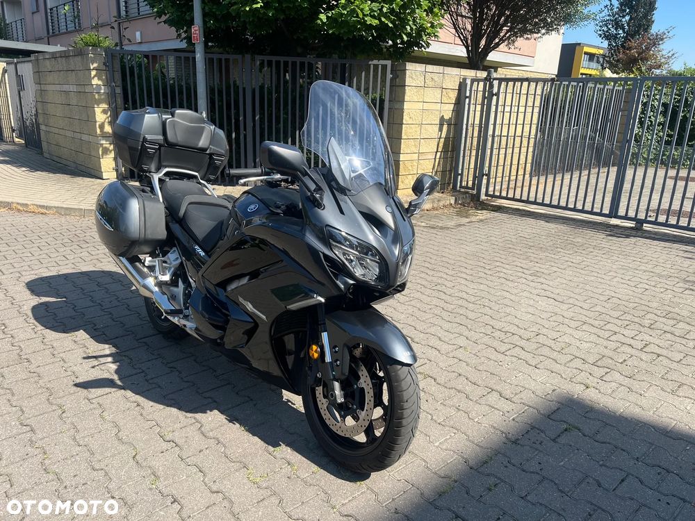 Yamaha FJR - 6