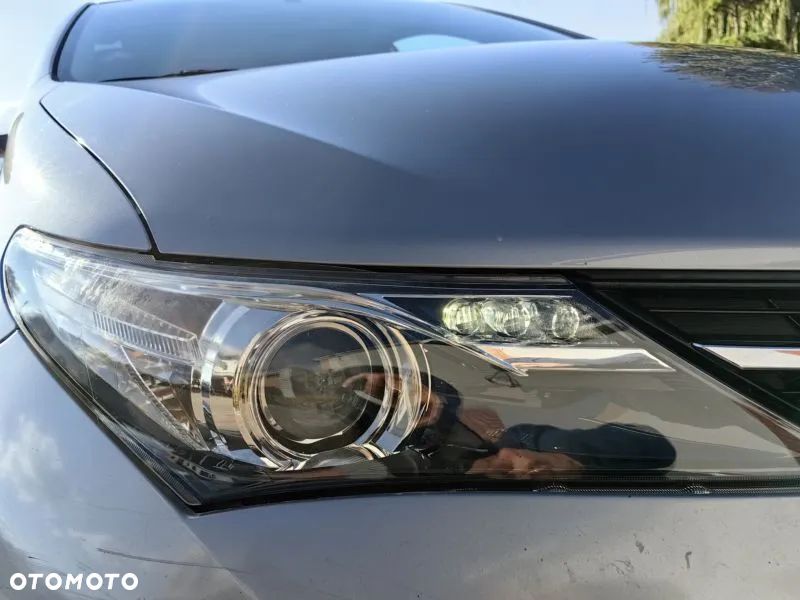 Toyota Auris Hybrid 135 Dynamic - 9