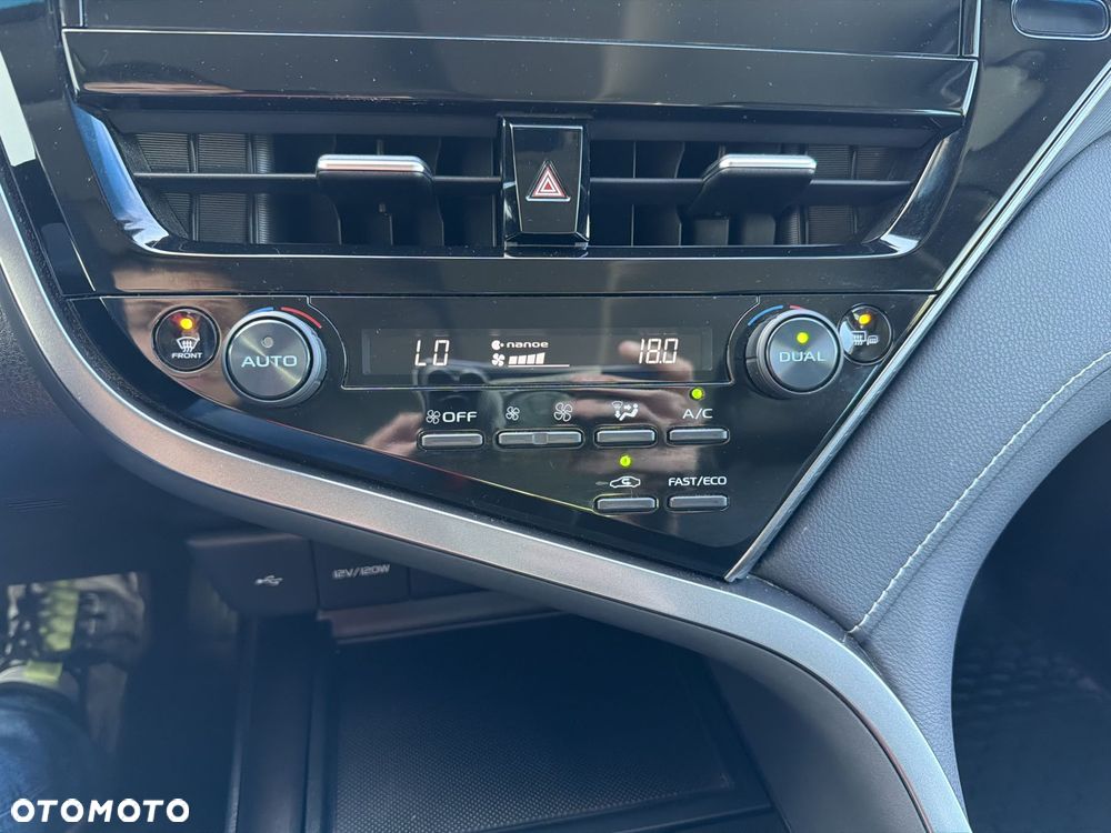 Toyota Camry 2.5 Hybrid Prestige CVT - 16