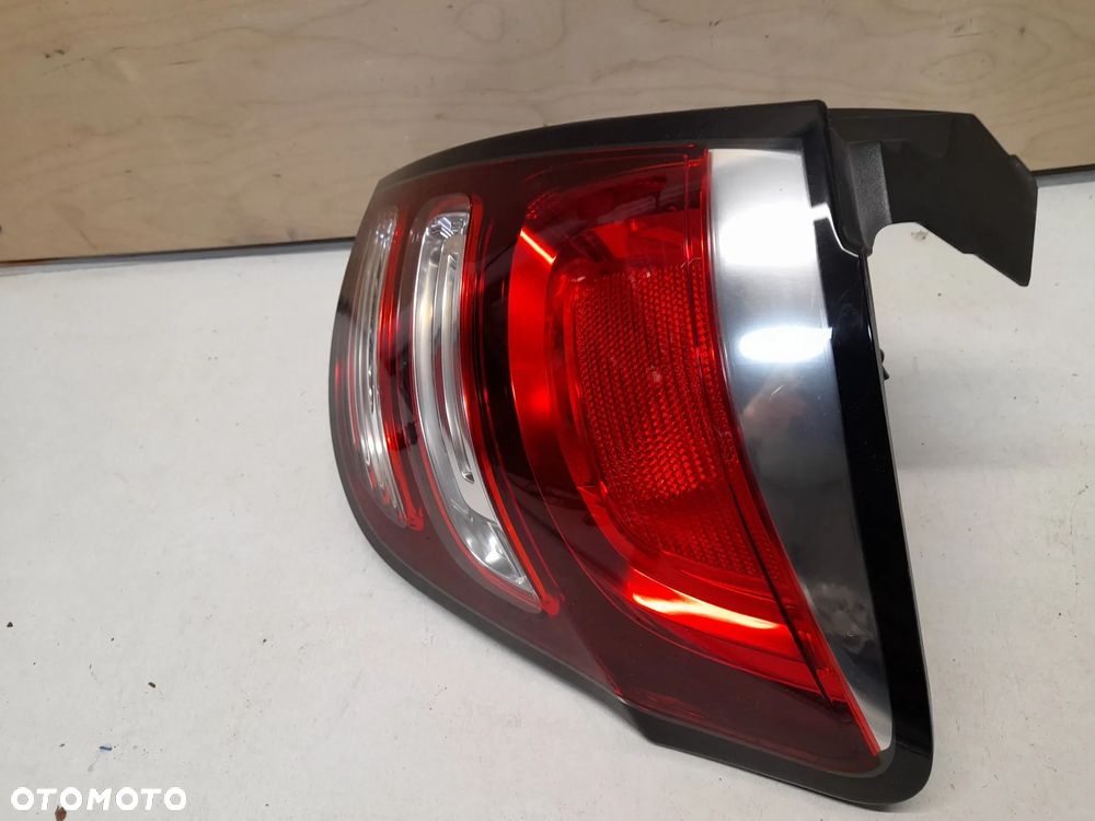 LAMPA TYLNA PRAWA CITROEN C3 II LIFT 9803928480 - 2