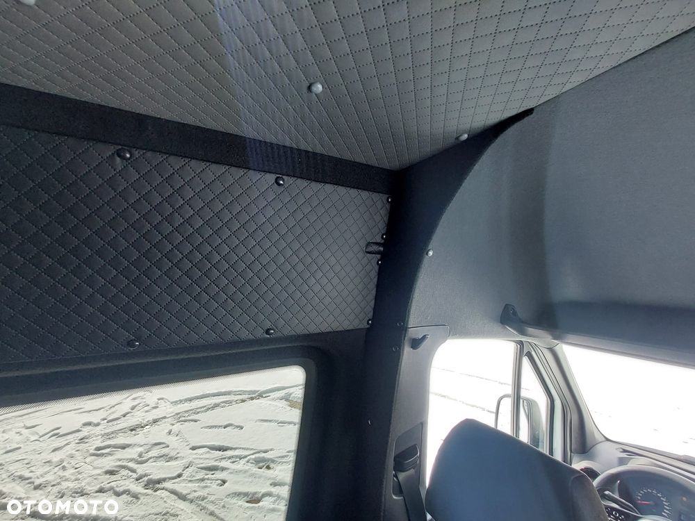 Mercedes-Benz Sprinter - 9