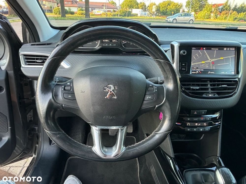 Peugeot 2008 BlueHDi 100 STOP & START Allure - 22