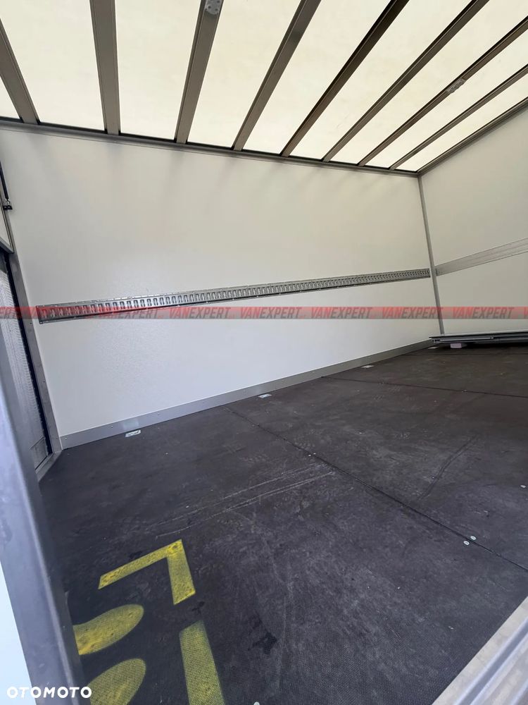 Renault MASTER RWD Bliźniak Kontener + Winda 1000KG - 2