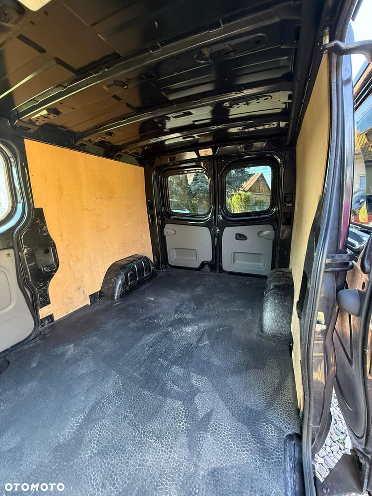 Renault Trafic - 13