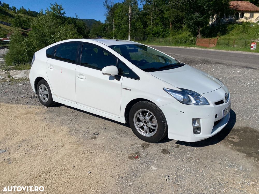 Toyota Prius (Hybrid) Luna - 5