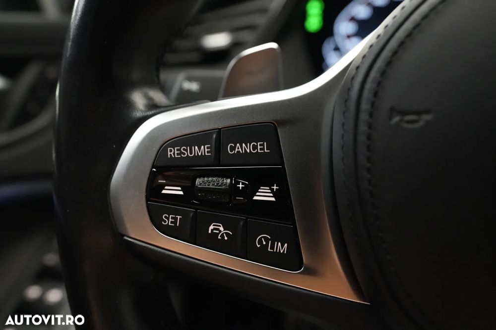 BMW M1 M135i xDrive AT - 27