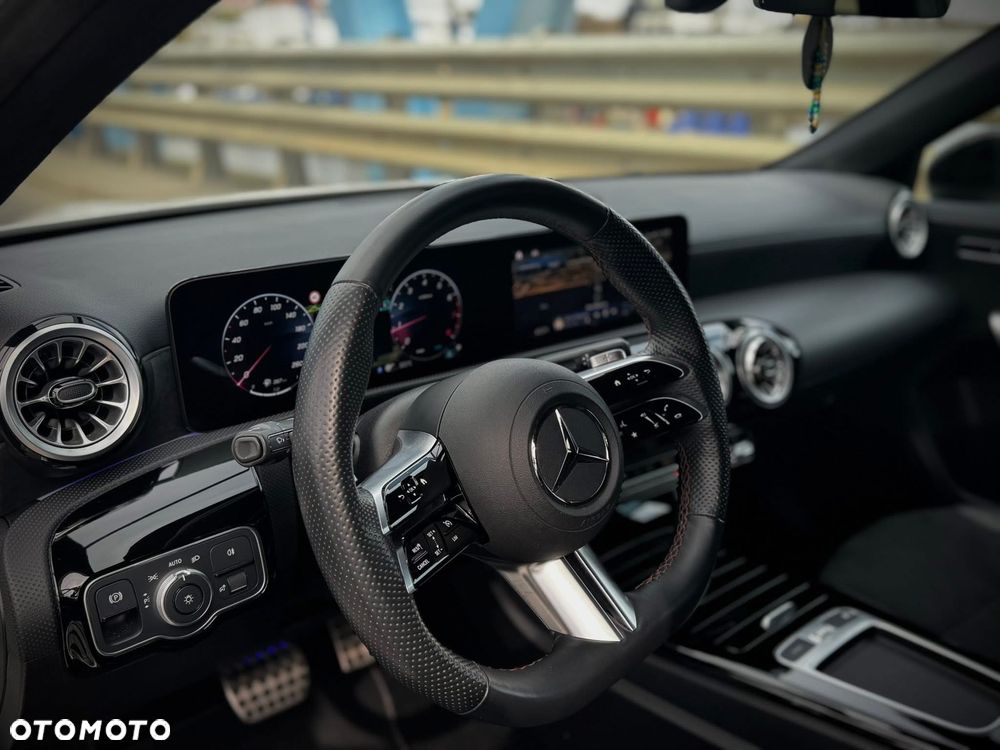 Mercedes-Benz Klasa A 200 AMG Line 7G-DCT - 4