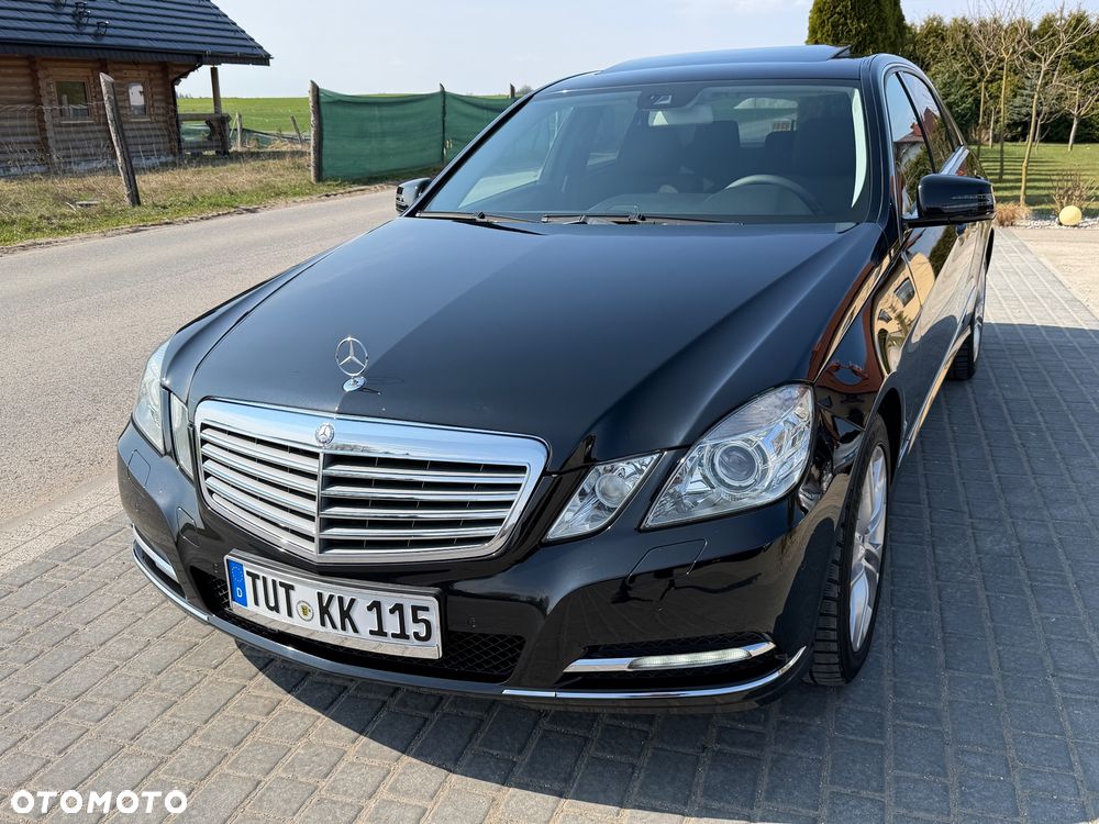 Mercedes-Benz Klasa E 200 CGI BlueEFFICIENCY 7G-TRONIC Elegance - 7