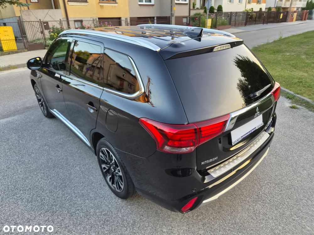 Mitsubishi Outlander - 13