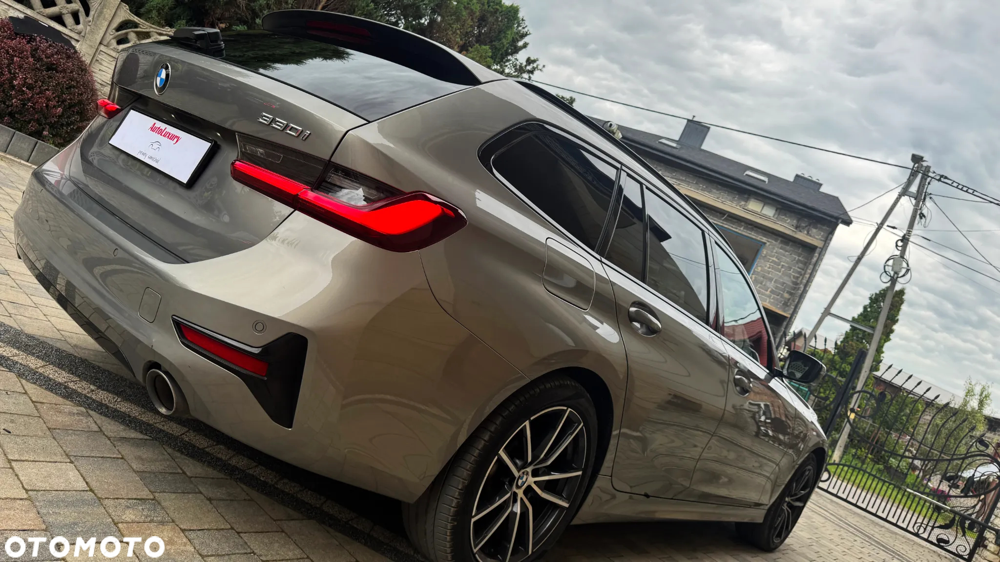 BMW Seria 3 330i Sport Line sport - 12