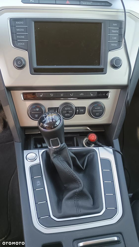Volkswagen Passat 2.0 TDI BMT Comfortline - 11