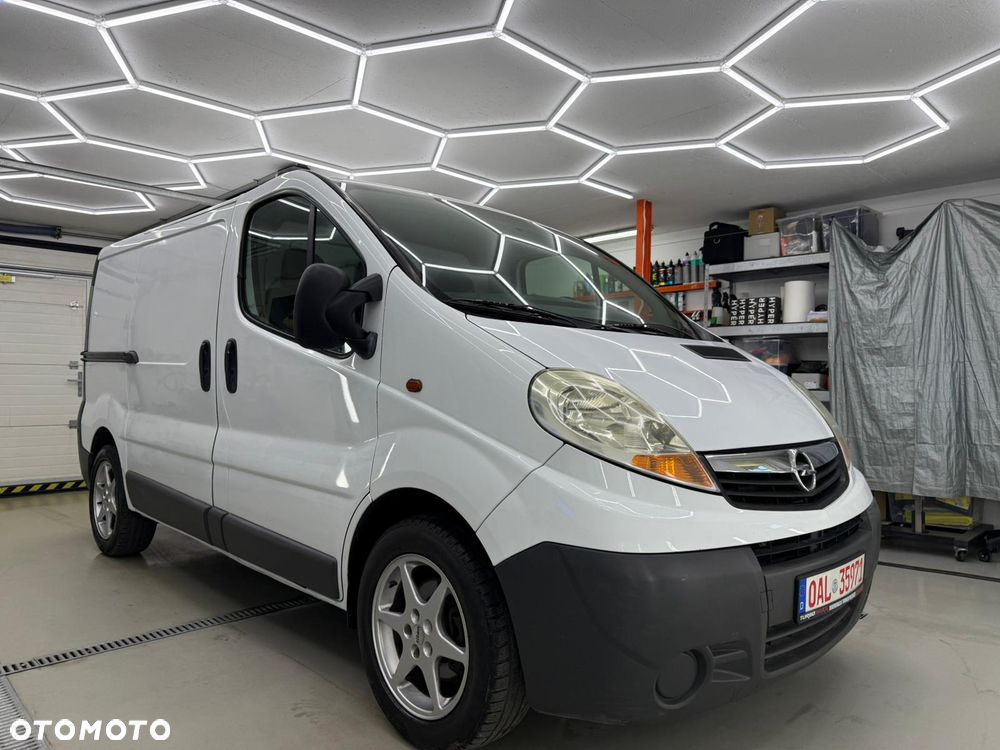Opel Vivaro - 1