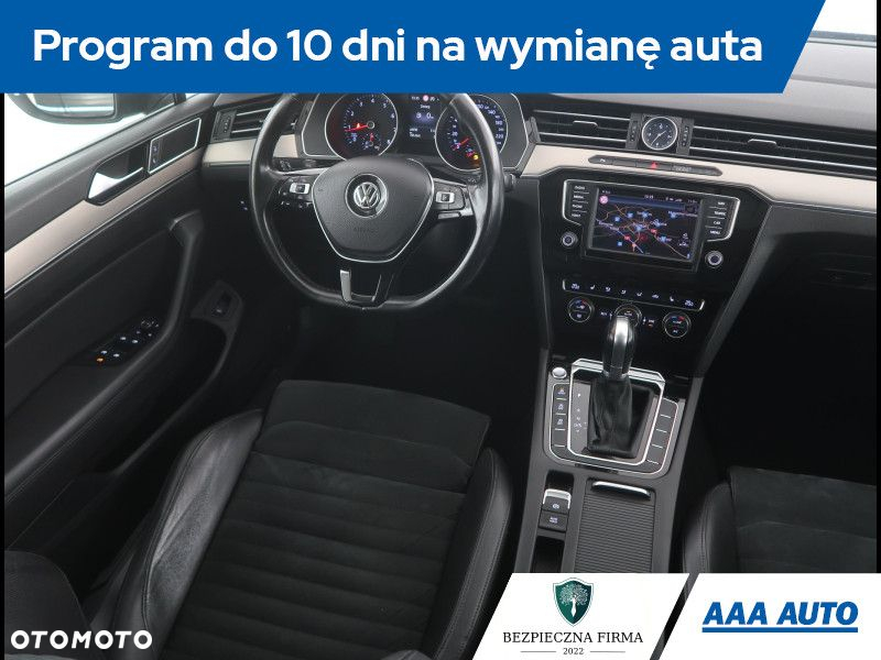Volkswagen Passat - 8