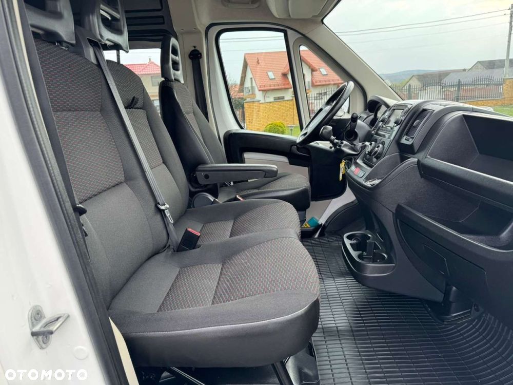 Peugeot Boxer  Maxi  7-osobowy - 38