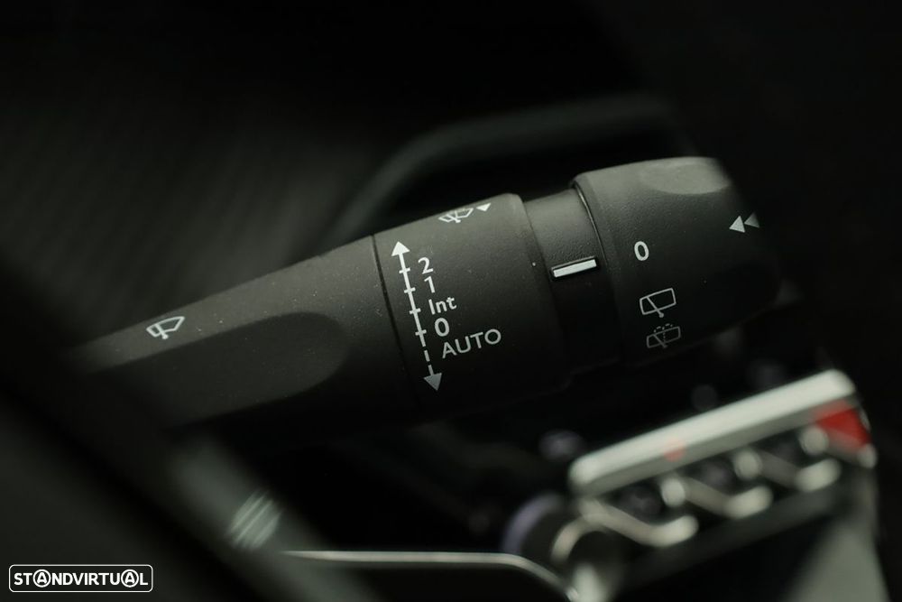 Peugeot 2008 1.2 PureTech Allure - 19