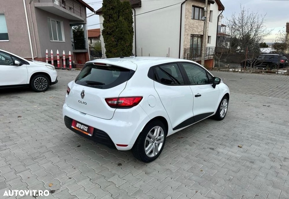 Renault Clio - 2